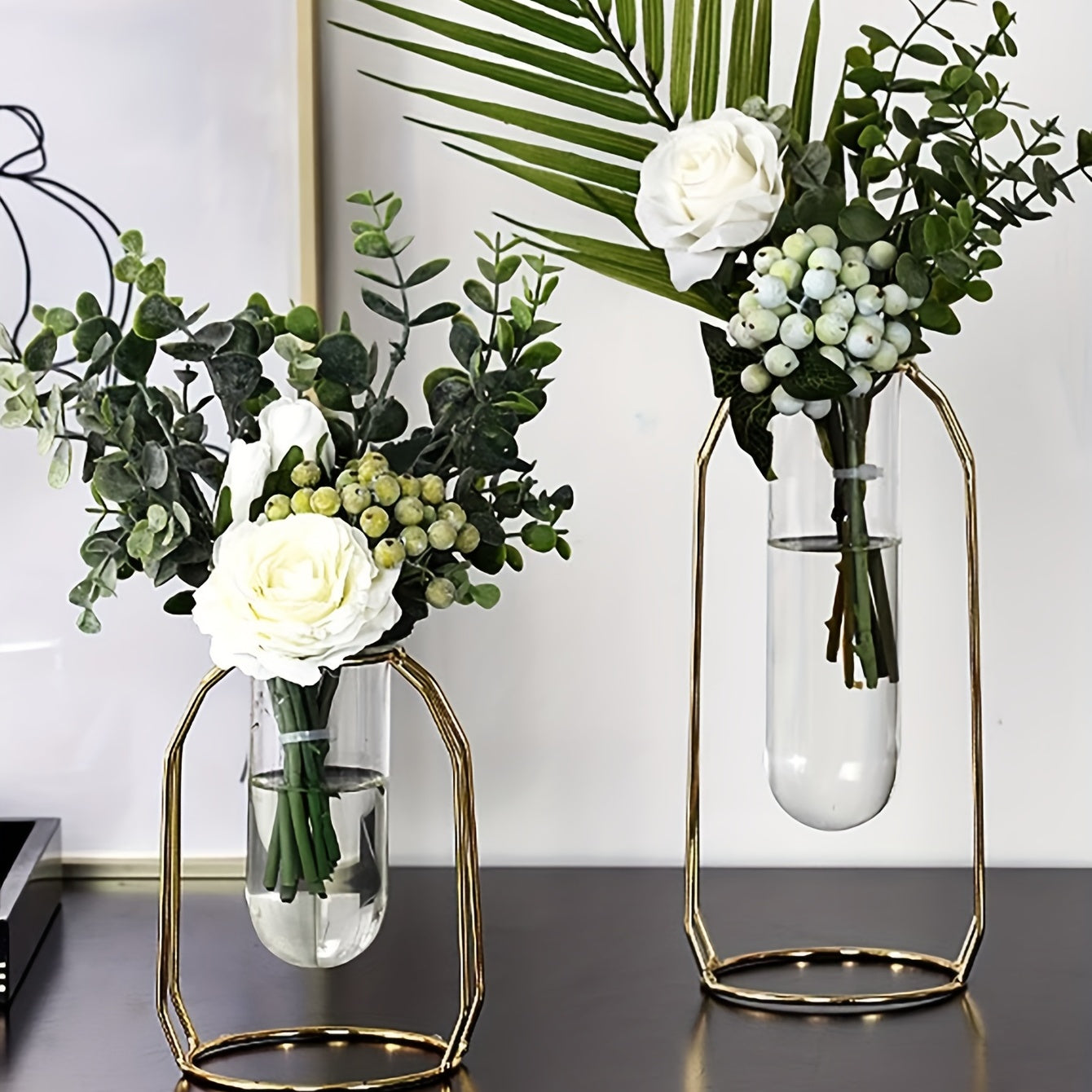 1pc Golden Vase With Metal Frame, Modern Creative Hydroponics Vase, Creative Home Living Room Home Decoration, Flower Arrangement Dried Flower Decoration Table Decoration - Small & Large